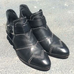 NIB Vince Camuto Raina Studded Leather Bootie 7